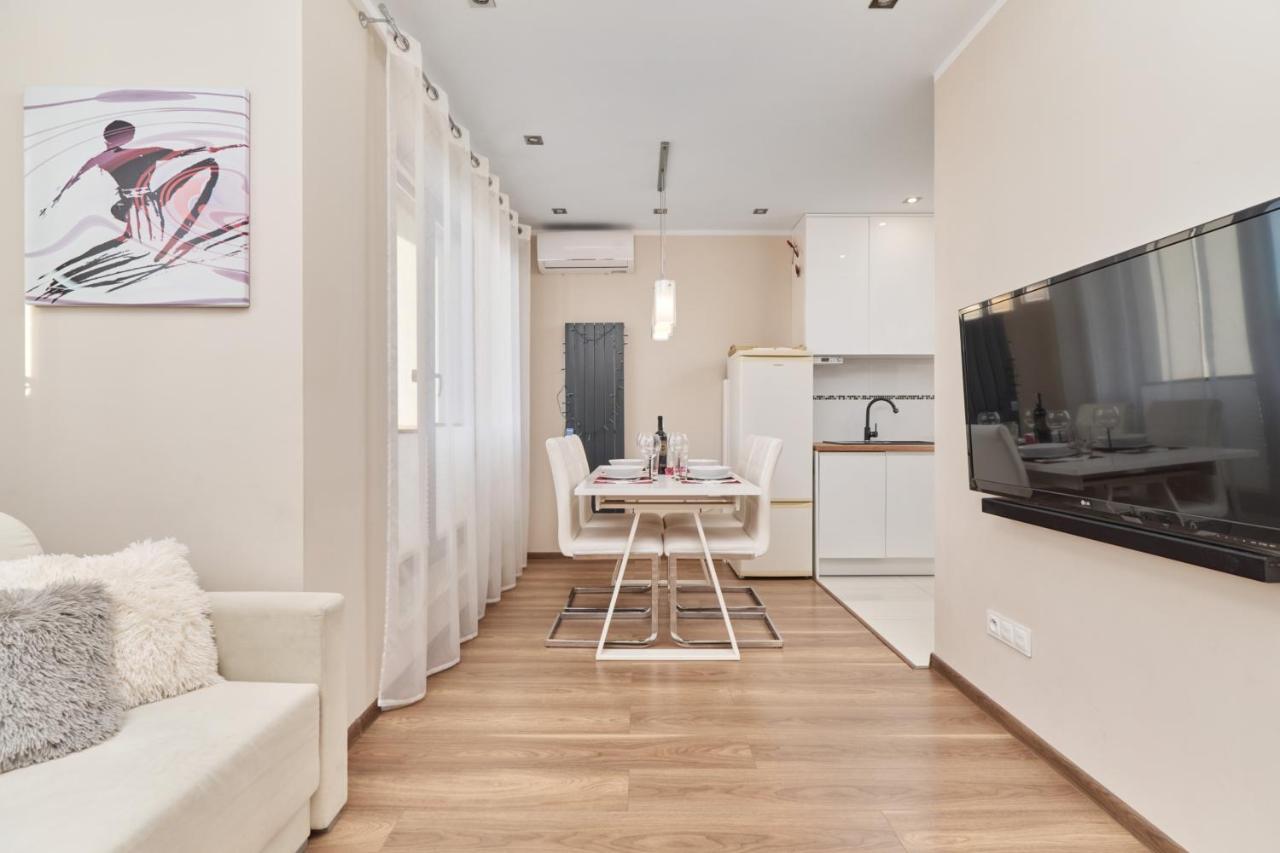 Apartment Wroclaw Krakowska With Balcony And Free Garage By Noclegi Renters Εξωτερικό φωτογραφία
